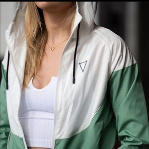 DAE Activewear Pathfinder Windbreaker
